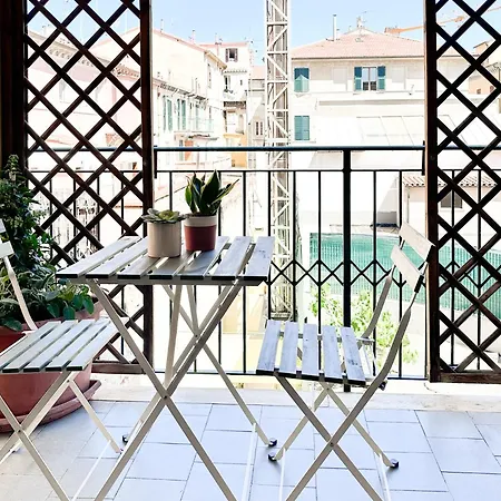 Loft In Centro Apartment *